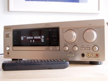 sony1uv8.jpg
