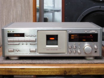 Teac V8000s.jpg