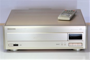 Pioneer CLD S9.jpg