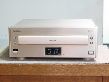 Pioneer HLD 1000.jpg