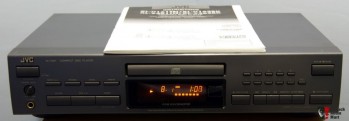 jvc_single_disc_cd_player_xlv261_mint.jpg