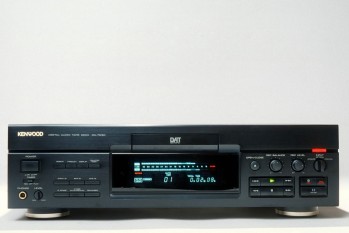 Kenwood_DAT-DX 7030.jpg